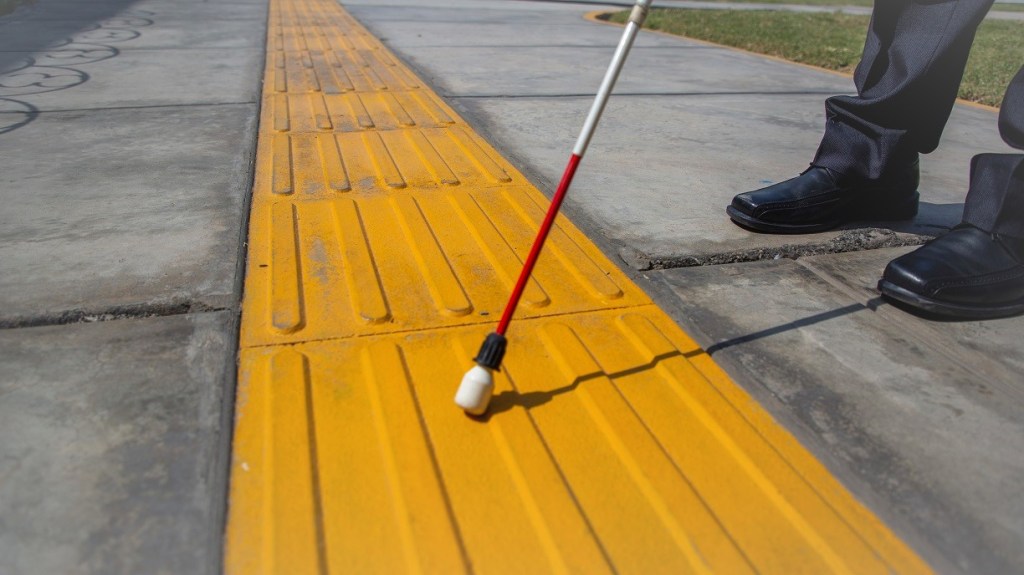 La importancia del pavimento&nbsp;podotáctil