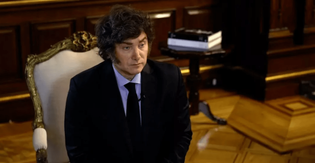 Milei se expresa contra los periodistas y «econochantas» en sus&nbsp;redes