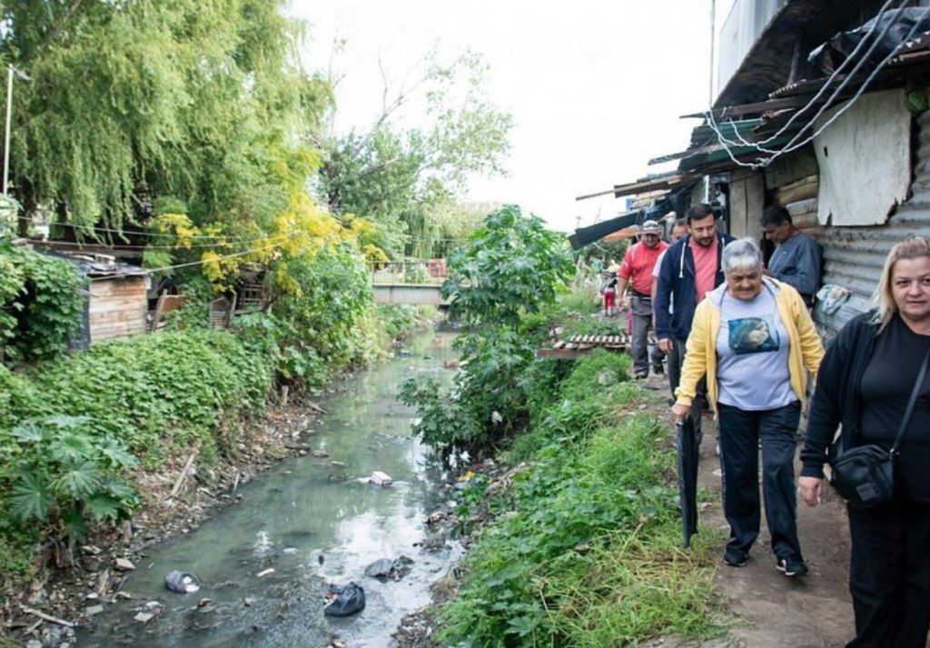 Ausencia del Estado: Santalla estuvo con familias vulnerables de Villa&nbsp;Luján