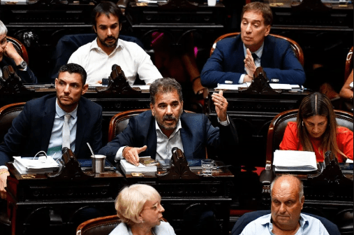 PRO votó dividido el aumento a jubilados 