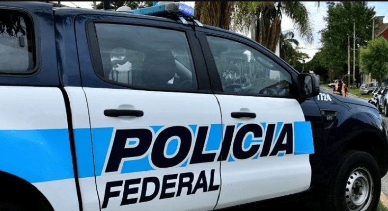 Cayó un colombiano por su huella en una encomienda con&nbsp;droga