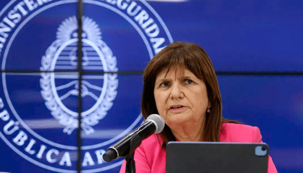Bullrich criticó a Kicillof por apartar a 24&nbsp;policías