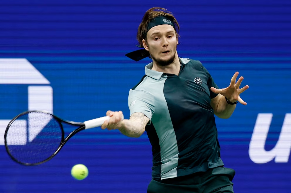 “Es como ser campeón de pádel”: la punzante crítica de Bublik contra los especialistas en&nbsp;dobles